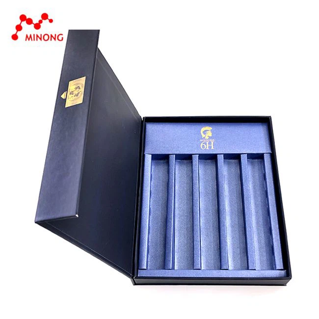 Boîte à cigarettes pour cigarettes roulées